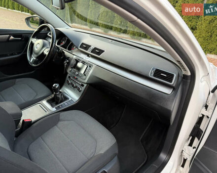 Белый Фольксваген Пассат, объемом двигателя 1.6 л и пробегом 227 тыс. км за 11999 $, фото 71 на Automoto.ua