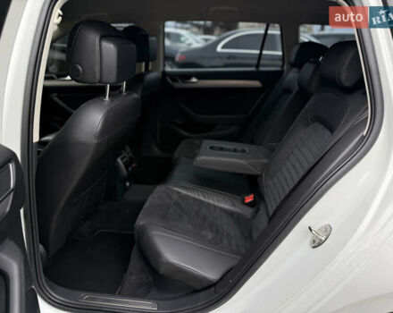 Белый Фольксваген Пассат, объемом двигателя 2 л и пробегом 252 тыс. км за 13999 $, фото 40 на Automoto.ua