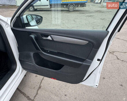 Білий Фольксваген Пассат, об'ємом двигуна 2 л та пробігом 276 тис. км за 12300 $, фото 50 на Automoto.ua