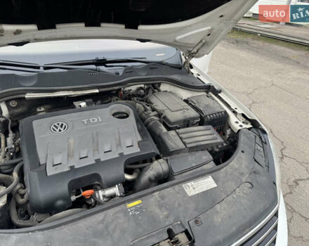 Білий Фольксваген Пассат, об'ємом двигуна 2 л та пробігом 276 тис. км за 12300 $, фото 69 на Automoto.ua