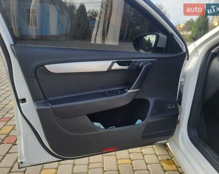 Білий Фольксваген Пассат, об'ємом двигуна 1.6 л та пробігом 284 тис. км за 11000 $, фото 9 на Automoto.ua