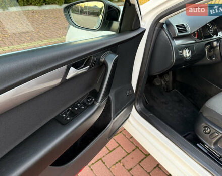 Белый Фольксваген Пассат, объемом двигателя 1.6 л и пробегом 227 тыс. км за 11999 $, фото 30 на Automoto.ua