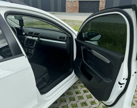 Белый Фольксваген Пассат, объемом двигателя 1.97 л и пробегом 279 тыс. км за 10000 $, фото 13 на Automoto.ua