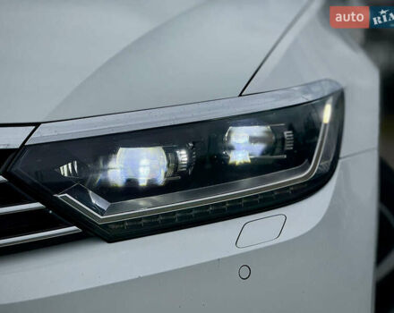 Белый Фольксваген Пассат, объемом двигателя 2 л и пробегом 252 тыс. км за 13999 $, фото 14 на Automoto.ua