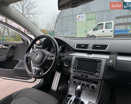 Білий Фольксваген Пассат, об'ємом двигуна 2 л та пробігом 276 тис. км за 12300 $, фото 53 на Automoto.ua