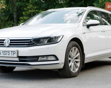 Белый Фольксваген Пассат, объемом двигателя 2 л и пробегом 280 тыс. км за 16400 $, фото 2 на Automoto.ua