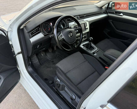 Білий Фольксваген Пассат, об'ємом двигуна 2 л та пробігом 330 тис. км за 11500 $, фото 18 на Automoto.ua