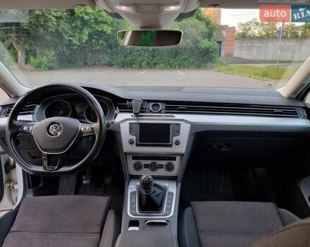 Белый Фольксваген Пассат, объемом двигателя 1.6 л и пробегом 267 тыс. км за 12750 $, фото 39 на Automoto.ua