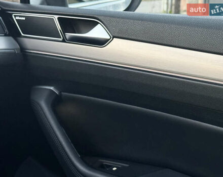 Білий Фольксваген Пассат, об'ємом двигуна 2 л та пробігом 215 тис. км за 16999 $, фото 56 на Automoto.ua