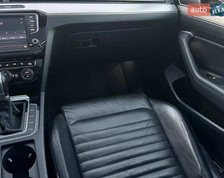 Білий Фольксваген Пассат, об'ємом двигуна 2 л та пробігом 215 тис. км за 16999 $, фото 39 на Automoto.ua