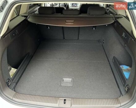 Белый Фольксваген Пассат, объемом двигателя 1.6 л и пробегом 221 тыс. км за 15500 $, фото 28 на Automoto.ua