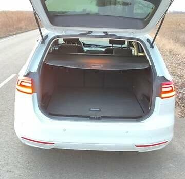 Белый Фольксваген Пассат, объемом двигателя 2 л и пробегом 270 тыс. км за 15000 $, фото 27 на Automoto.ua