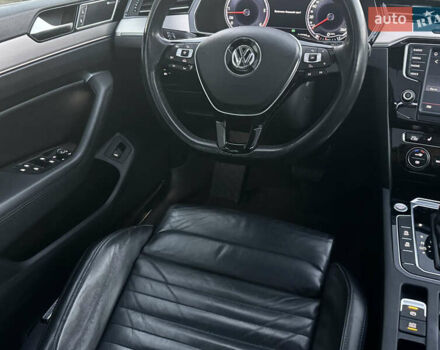 Білий Фольксваген Пассат, об'ємом двигуна 2 л та пробігом 215 тис. км за 16999 $, фото 38 на Automoto.ua