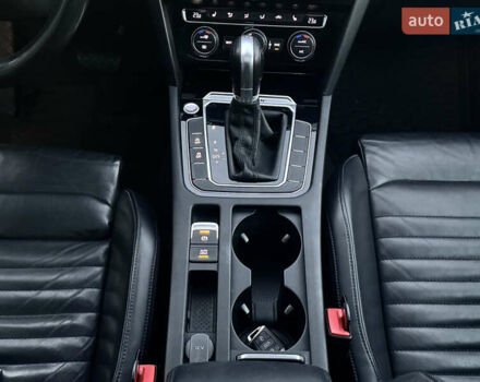 Білий Фольксваген Пассат, об'ємом двигуна 2 л та пробігом 215 тис. км за 16999 $, фото 35 на Automoto.ua