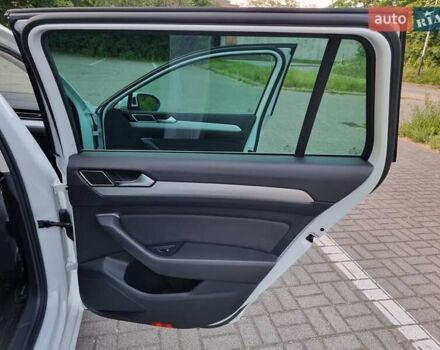 Белый Фольксваген Пассат, объемом двигателя 1.6 л и пробегом 267 тыс. км за 12750 $, фото 24 на Automoto.ua