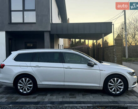 Білий Фольксваген Пассат, об'ємом двигуна 2 л та пробігом 215 тис. км за 16999 $, фото 16 на Automoto.ua