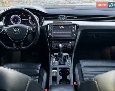 Білий Фольксваген Пассат, об'ємом двигуна 2 л та пробігом 215 тис. км за 16999 $, фото 34 на Automoto.ua