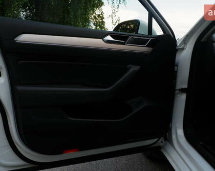 Белый Фольксваген Пассат, объемом двигателя 2 л и пробегом 280 тыс. км за 16400 $, фото 14 на Automoto.ua