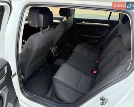 Білий Фольксваген Пассат, об'ємом двигуна 2 л та пробігом 330 тис. км за 11500 $, фото 19 на Automoto.ua