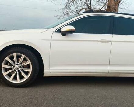 Белый Фольксваген Пассат, объемом двигателя 2 л и пробегом 270 тыс. км за 15000 $, фото 2 на Automoto.ua