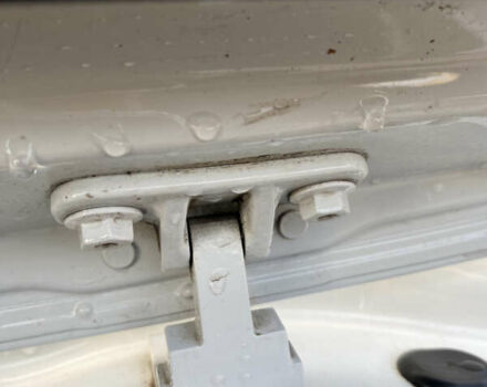 Белый Фольксваген Пассат, объемом двигателя 2 л и пробегом 245 тыс. км за 15900 $, фото 17 на Automoto.ua