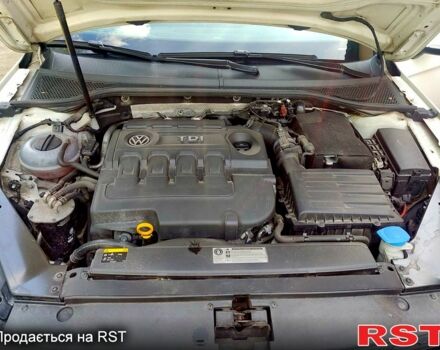 Білий Фольксваген Пассат, об'ємом двигуна 1.6 л та пробігом 220 тис. км за 14000 $, фото 5 на Automoto.ua