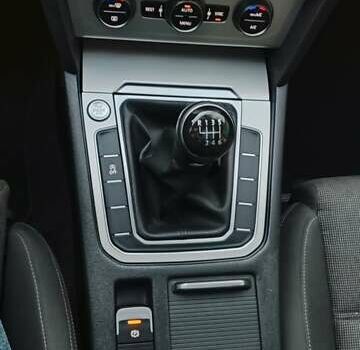 Белый Фольксваген Пассат, объемом двигателя 2 л и пробегом 270 тыс. км за 15000 $, фото 18 на Automoto.ua