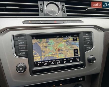 Белый Фольксваген Пассат, объемом двигателя 1.6 л и пробегом 221 тыс. км за 15500 $, фото 14 на Automoto.ua