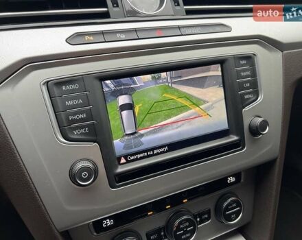 Белый Фольксваген Пассат, объемом двигателя 1.6 л и пробегом 221 тыс. км за 15500 $, фото 11 на Automoto.ua