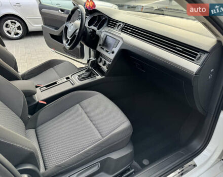 Белый Фольксваген Пассат, объемом двигателя 2 л и пробегом 291 тыс. км за 13500 $, фото 34 на Automoto.ua