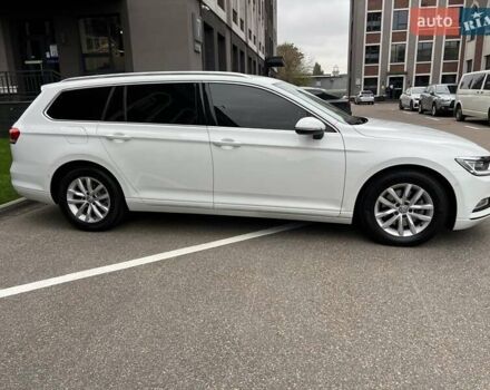 Белый Фольксваген Пассат, объемом двигателя 1.6 л и пробегом 221 тыс. км за 15500 $, фото 3 на Automoto.ua