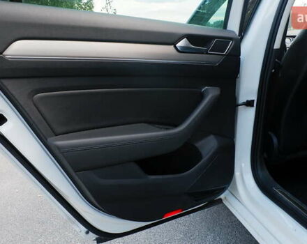 Белый Фольксваген Пассат, объемом двигателя 2 л и пробегом 280 тыс. км за 16400 $, фото 56 на Automoto.ua