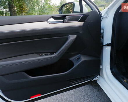 Белый Фольксваген Пассат, объемом двигателя 2 л и пробегом 280 тыс. км за 16400 $, фото 58 на Automoto.ua