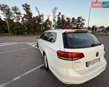 Белый Фольксваген Пассат, объемом двигателя 1.97 л и пробегом 292 тыс. км за 14000 $, фото 5 на Automoto.ua