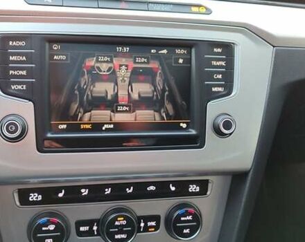 Белый Фольксваген Пассат, объемом двигателя 2 л и пробегом 270 тыс. км за 15000 $, фото 15 на Automoto.ua