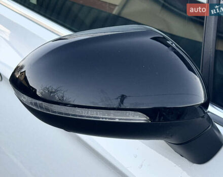 Білий Фольксваген Пассат, об'ємом двигуна 2 л та пробігом 215 тис. км за 16999 $, фото 25 на Automoto.ua