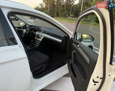 Белый Фольксваген Пассат, объемом двигателя 1.97 л и пробегом 292 тыс. км за 14000 $, фото 12 на Automoto.ua