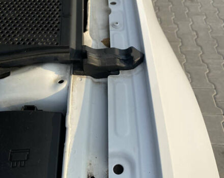 Белый Фольксваген Пассат, объемом двигателя 2 л и пробегом 245 тыс. км за 15900 $, фото 15 на Automoto.ua