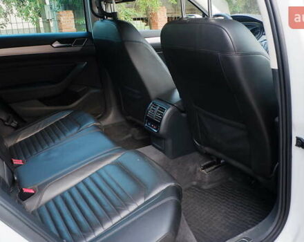 Белый Фольксваген Пассат, объемом двигателя 2 л и пробегом 280 тыс. км за 16400 $, фото 54 на Automoto.ua