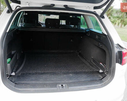 Белый Фольксваген Пассат, объемом двигателя 2 л и пробегом 280 тыс. км за 16400 $, фото 9 на Automoto.ua