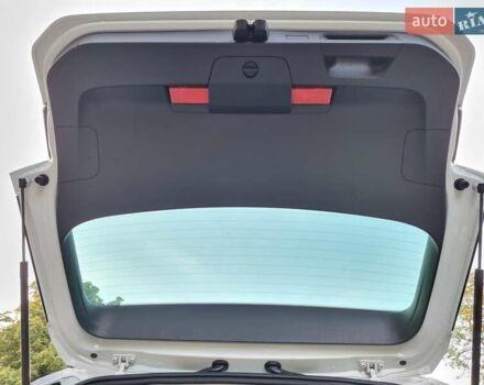 Белый Фольксваген Пассат, объемом двигателя 1.6 л и пробегом 267 тыс. км за 12750 $, фото 42 на Automoto.ua