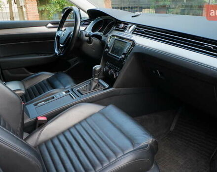 Белый Фольксваген Пассат, объемом двигателя 2 л и пробегом 280 тыс. км за 16400 $, фото 51 на Automoto.ua