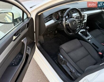 Белый Фольксваген Пассат, объемом двигателя 1.97 л и пробегом 292 тыс. км за 14000 $, фото 11 на Automoto.ua