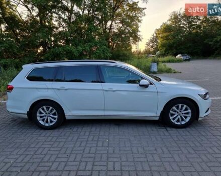 Белый Фольксваген Пассат, объемом двигателя 1.6 л и пробегом 267 тыс. км за 12750 $, фото 9 на Automoto.ua