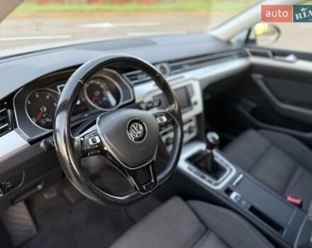 Белый Фольксваген Пассат, объемом двигателя 1.97 л и пробегом 292 тыс. км за 14000 $, фото 10 на Automoto.ua