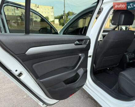 Білий Фольксваген Пассат, об'ємом двигуна 2 л та пробігом 330 тис. км за 11500 $, фото 21 на Automoto.ua