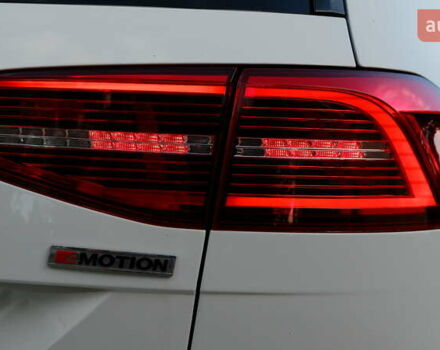 Белый Фольксваген Пассат, объемом двигателя 2 л и пробегом 280 тыс. км за 16400 $, фото 12 на Automoto.ua