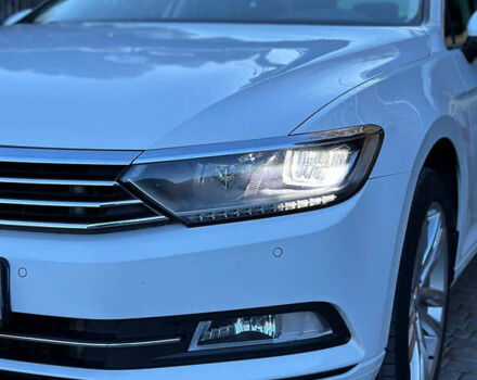 Белый Фольксваген Пассат, объемом двигателя 1.97 л и пробегом 184 тыс. км за 16500 $, фото 2 на Automoto.ua