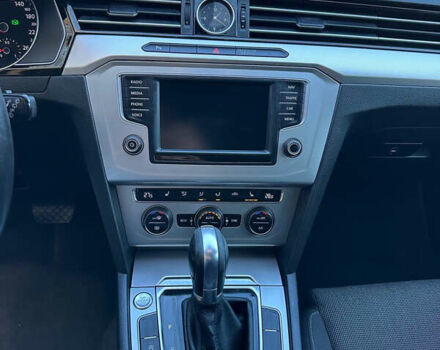 Белый Фольксваген Пассат, объемом двигателя 1.97 л и пробегом 184 тыс. км за 16500 $, фото 46 на Automoto.ua