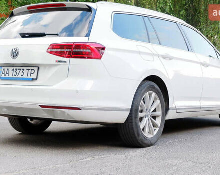 Белый Фольксваген Пассат, объемом двигателя 2 л и пробегом 280 тыс. км за 16400 $, фото 5 на Automoto.ua